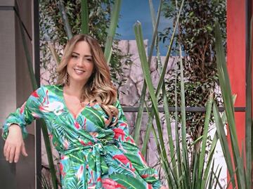 Andrea Legarreta presume sus tenis de 17 mil pesos en Reino Unido