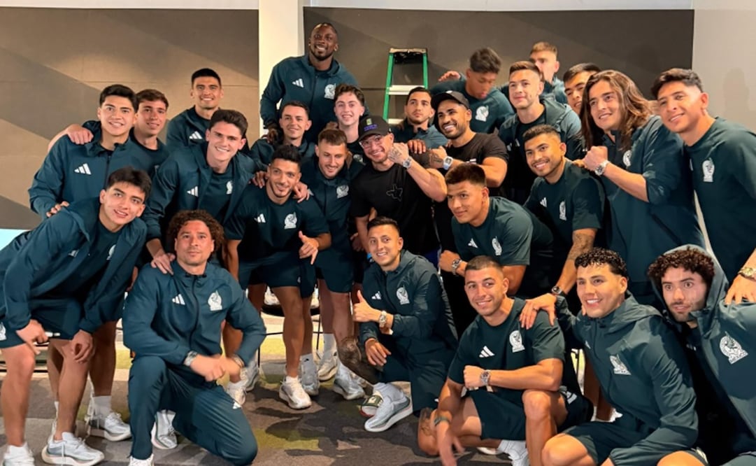 Futbolistas de la Selección Mexicana con el influencer "Steve Will Do It" - Foto: @stevewilldoit en Instagram