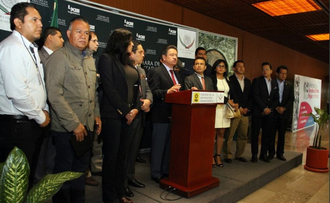 Los perredistas asistieron al recinto de San Lázaro en el marco del análisis de la Ley de Egresos de la Federación 2016. /Tomada de Twitter