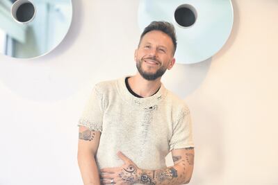 Noel Schajris protagoniza con su multicultural familia su último vídeoclip