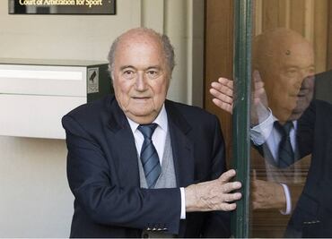 Caso FIFA: Blatter confía en haber ayudado a Platini