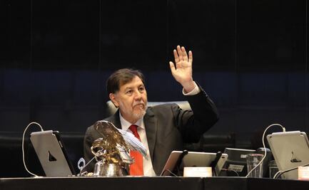 Se le acaba el veinte a Noroña, pero no los viajes 