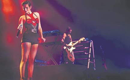 "Hija de la luna" viaja en el tiempo con Mecano