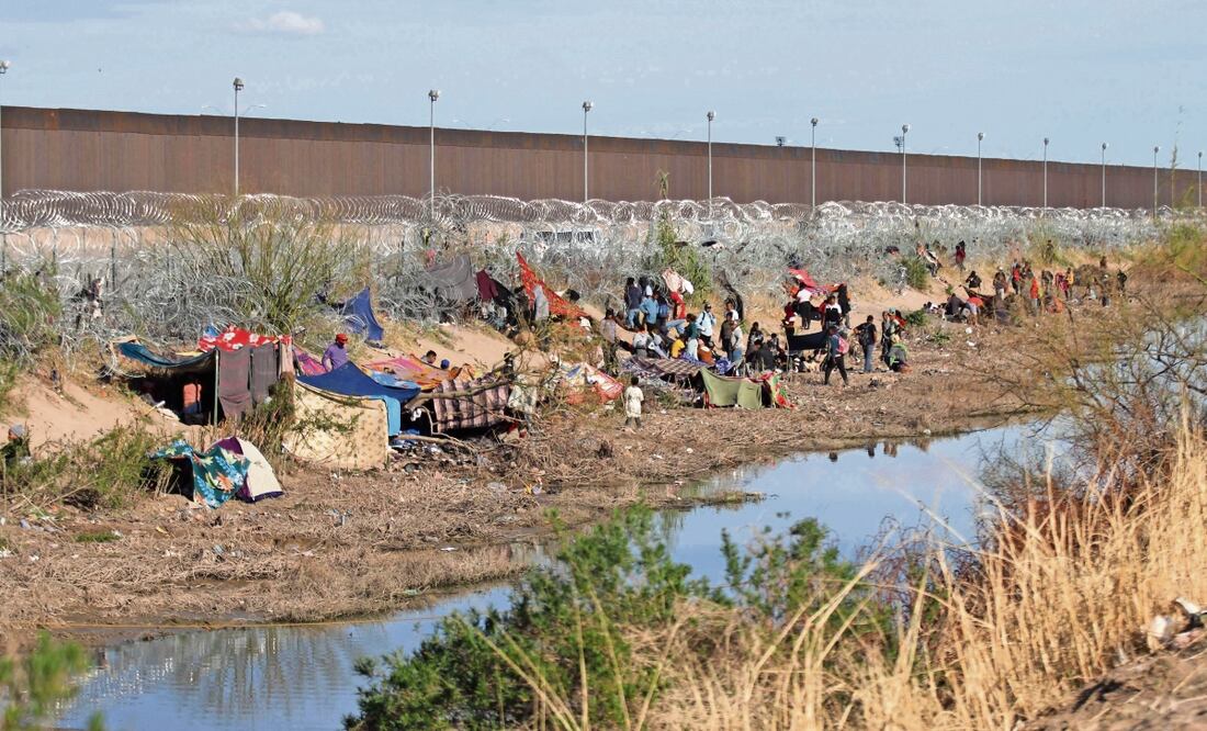 Migrantes que buscan asilo en Estados Unidos esperan en la frontera de Ciudad Juárez, Chihuahua. Foto: Herika Martínez / EL UNIVERSAL