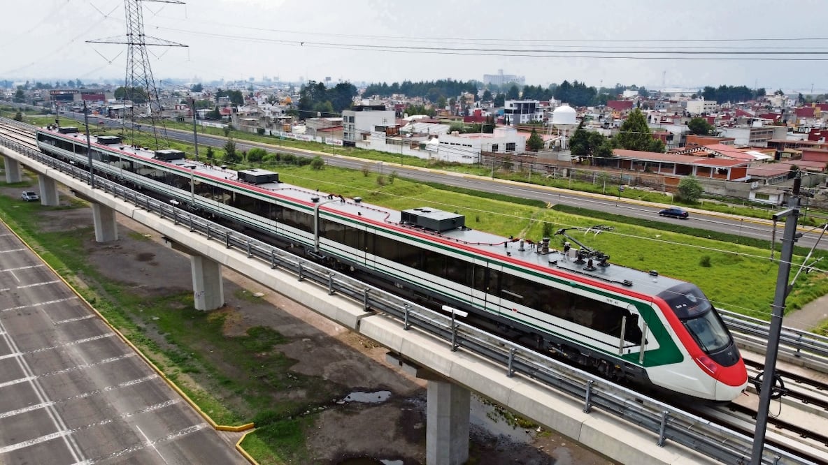Pese a los problemas y a los ajustes al proyecto que se han presentado, se lograron ya avances en el tramo de Santa Fe a Observatorio del tren El Insurgente. Foto: Archivo | El Universal
