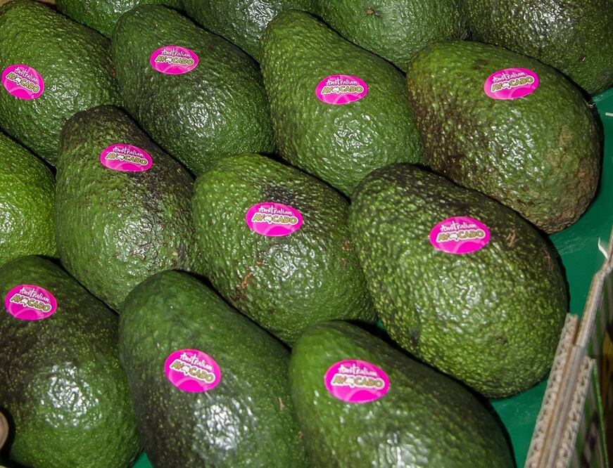 Las frutas y verduras suelen tener una etiqueta que indica la marca, pero también incluyen otra que aporta información sobre su modo de cultivo / Fotos: Pixabay