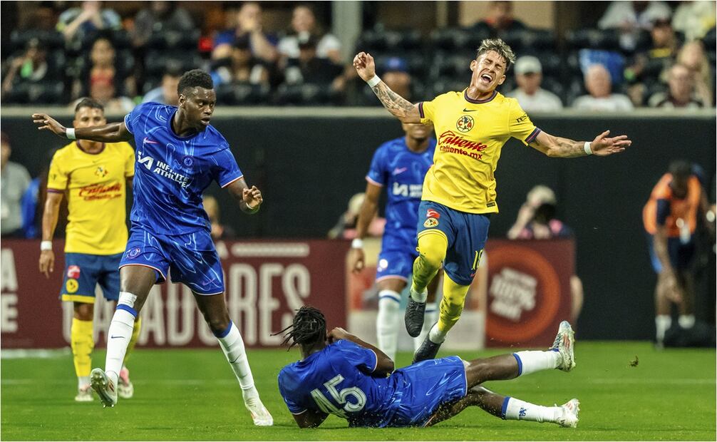 América no pudo en el amistoso contra Chelsea. FOTO: AP