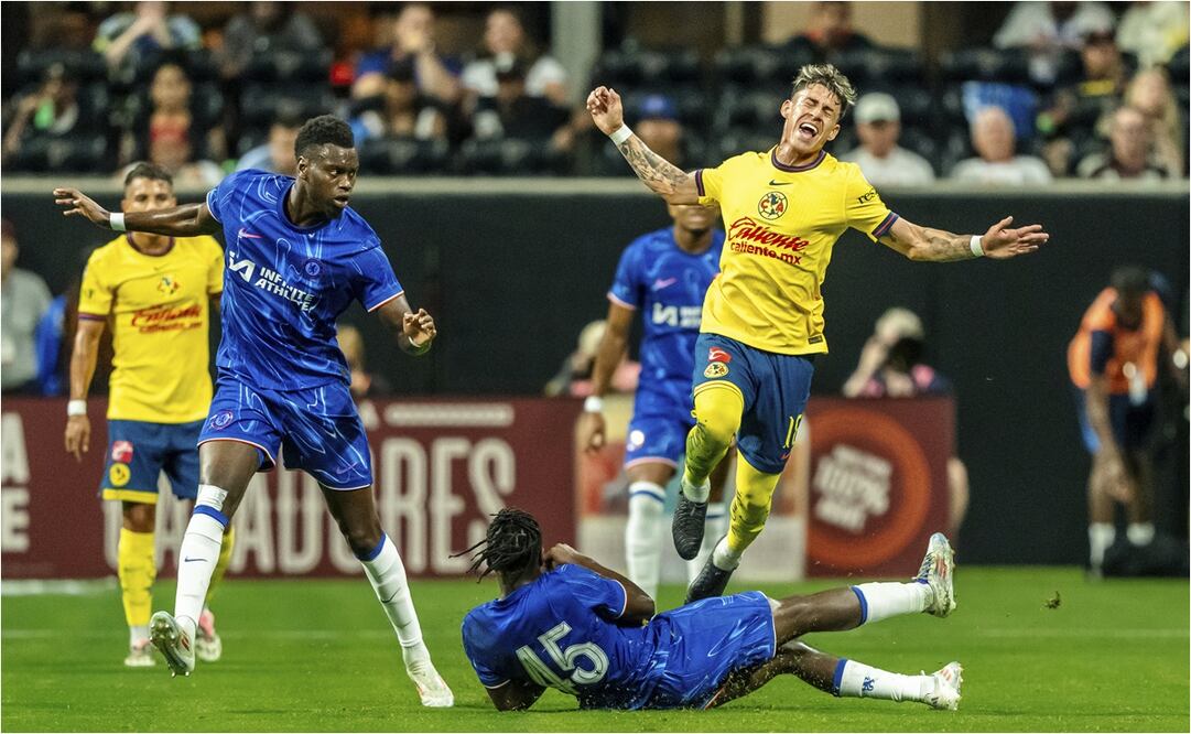 América no pudo en el amistoso contra Chelsea. FOTO: AP