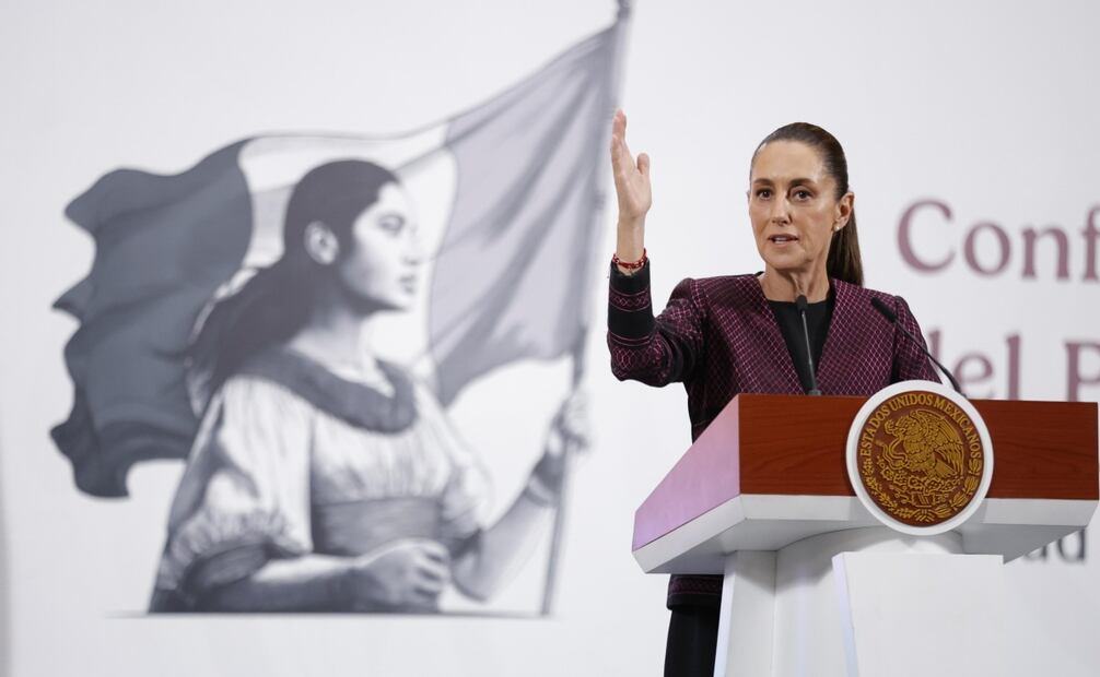 La presidenta Claudia Sheinbaum manifestó su solidaridad con la exmandataria de Argentina, Cristina Fernández, viuda de Kirchner, quien ayer fue condenada a seis años de prisión e inhabilitación perpetua a ocupar cargos públicos por un caso de corrupción. Foto: Diego Simón / EL UNIVERSAL