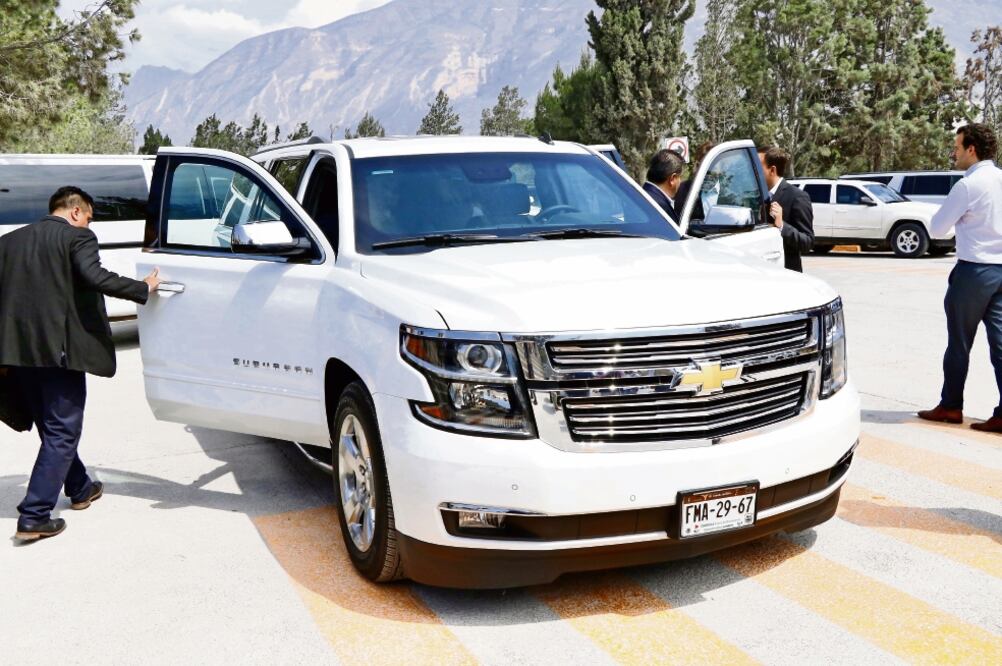 Cada una de las camionetas adquiridas por la administración estatal tuvo un costo de más de 3 millones de pesos (ESPECIAL)