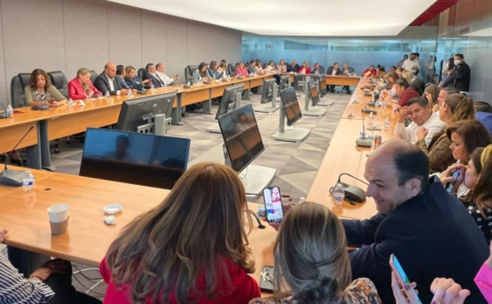 Priístas cierran filas; prevén dormir en San Lázaro para votar mañana contra la Reforma Eléctrica