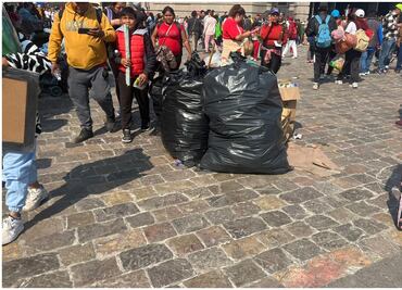 Cuadrillas de limpieza levantan toneladas de basura en la Basílica de Guadalupe