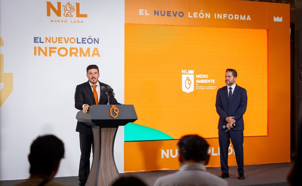 Raúl Lozano Caballero, secretario de Medio Ambiente, explicó que la red monitorea seis contaminantes establecidos en las normas federales y fue actualizada y calibrada con equipo especializado.
(17/09/26)
Foto: Especial.
