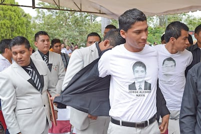 Egresados de la Normal Rural recuerdan a los 43