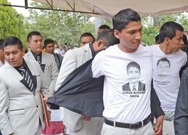 Egresados de la Normal Rural recuerdan a los 43