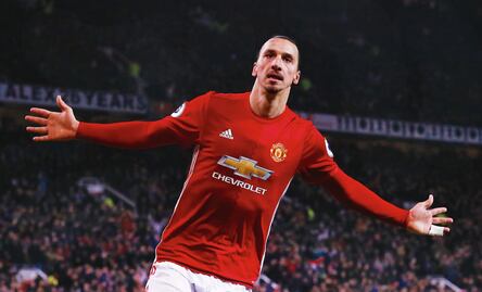 Manchester United anuncia la salida de Zlatan Ibrahimovic