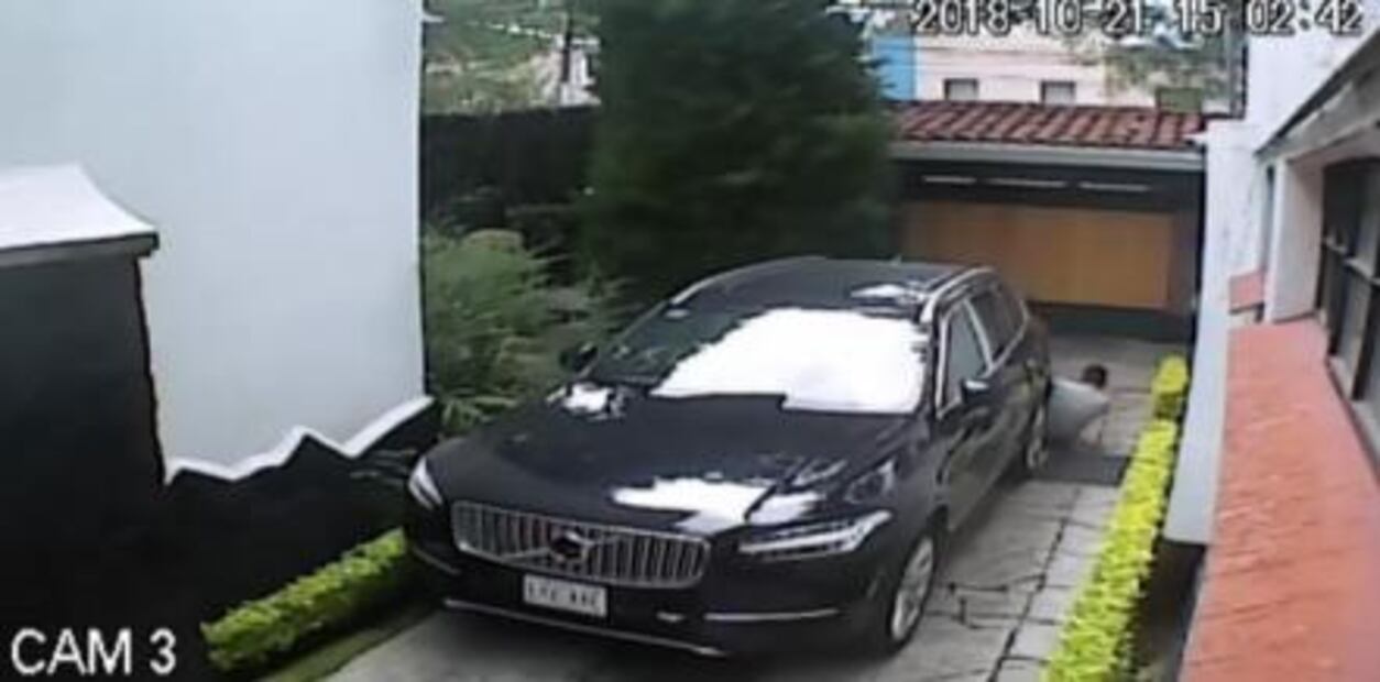 Captan secuencia de la balacera en casa del cardenal Norberto Rivera