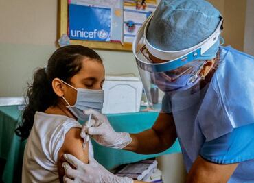 Ordenan a Cofepris informar sobre autorización de vacuna Pfizer para menores de entre 5 y 11 años