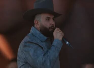 Carin León arma tremenda fiesta mexicana en su debut en el Coachella