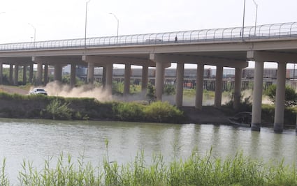 Hondureño muere ahogado en el Río Bravo; logra salvar a su hijo