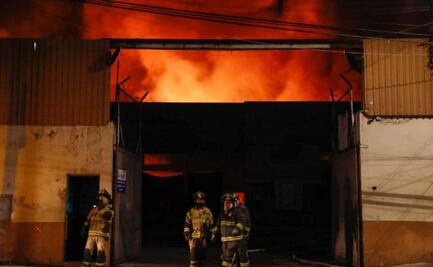 Se reaviva incendio en fábrica de bicicletas en Azcapotzalco