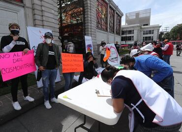 Recaban firmas en Toluca para defender el Cosmovitral y la Plaza Ángel María Garibay