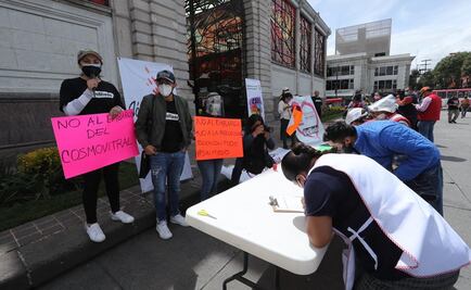 Recaban firmas en Toluca para defender el Cosmovitral y la Plaza Ángel María Garibay