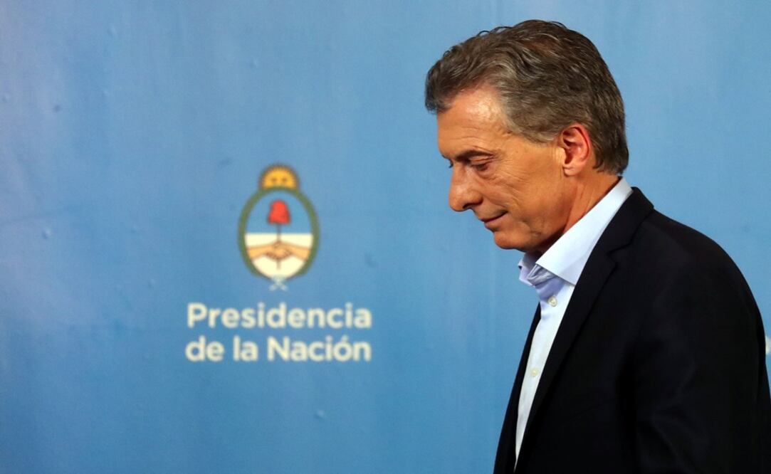 Argentina's President Mauricio Macri leaves after a news conference at the Olivos Presidential Residence in Buenos Aires - Photo: Marcos Brindicci/REUTERS