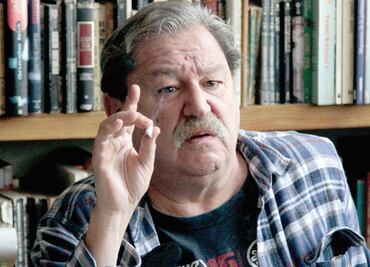 Taibo II se burla de FRENAAA: "sin FIL en Zócalo, no volarán nuestras carpas"