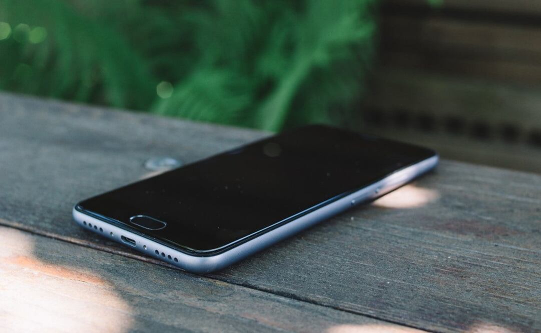 El código IMEI identifica a tu celular. Imagen: Unsplash