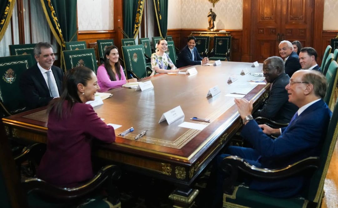 Claudia Sheinbaum se reúne con Larry Fink, presidente de BlackRock, y Adebayo Ogunlesi, director ejecutivo de Global Infrastructure Partners (07/04/2026). Foto: X @Claudiashein