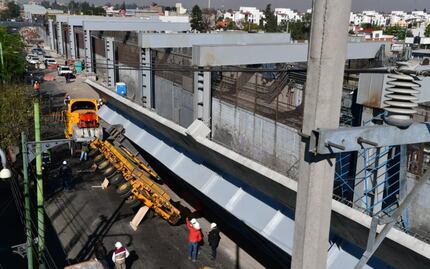 Continúa cerrada la circulación en Ermita por maniobras para retirar pieza del Trolebús Elevado