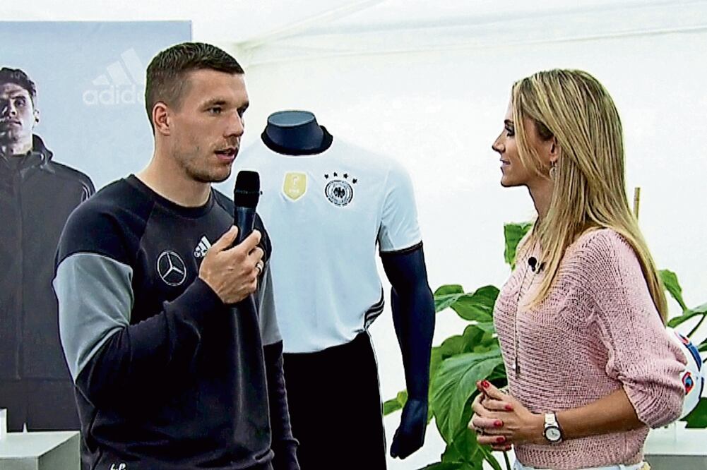 Podolski reconoce que La Mannschaft es favorita y confía en su poderoso plantel para obtener el título (INÉS SAINZ)