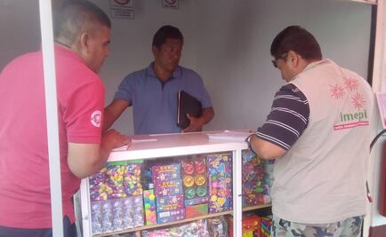 Realizan operativo en tianguis pirotécnico de Tultepec