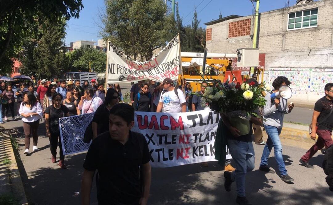 Estudiantes marchan contra la inseguridad en Iztapalapa. (Foto: Especial)