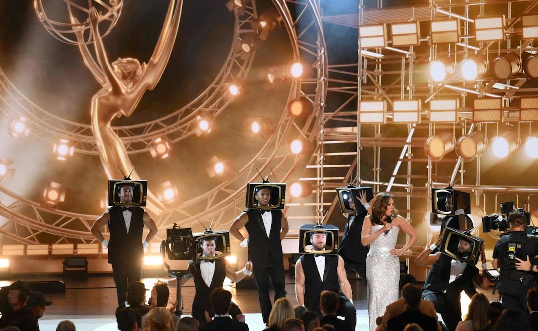 Mariska Hargitay fue la conductora de la 78 entrega de los premios. Foto: AFP.