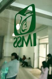 Acusan otra negligencia en IMSS; cortan pene a bebé