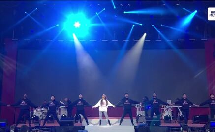 Ariana Grande canta en "One Love Manchester"