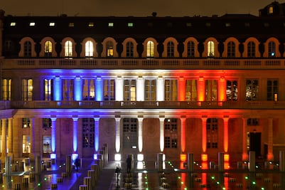 Prevén caída en viajes de México a Francia tras atentados