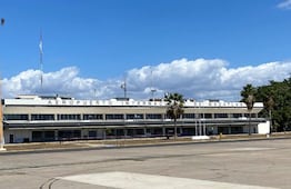 Hombre se refugia en el aeropuerto de Mazatlán; huyó de un presunto ataque armado