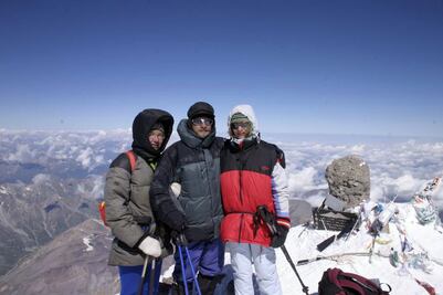 Rescatan a canadienses extraviados en el Citlaltépetl