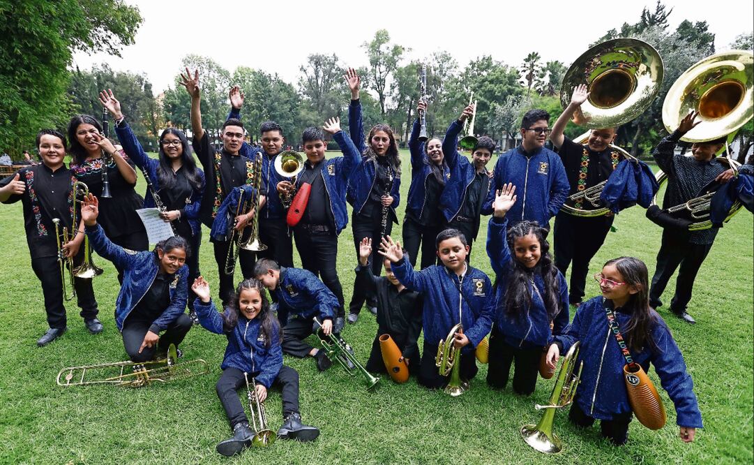 Únete a la banda ha sido una herramienta de cohesión social para apartarse de la criminalidad del estado con la disciplina que requiere aprender a tocar un instrumento. Foto: Berenice Fregoso / EL UNIVERSAL