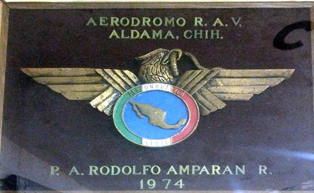 Placa del Aeródromo R.A., Villa Aldama Chihuahua. Fotografía: Mario Alberto Trillo.