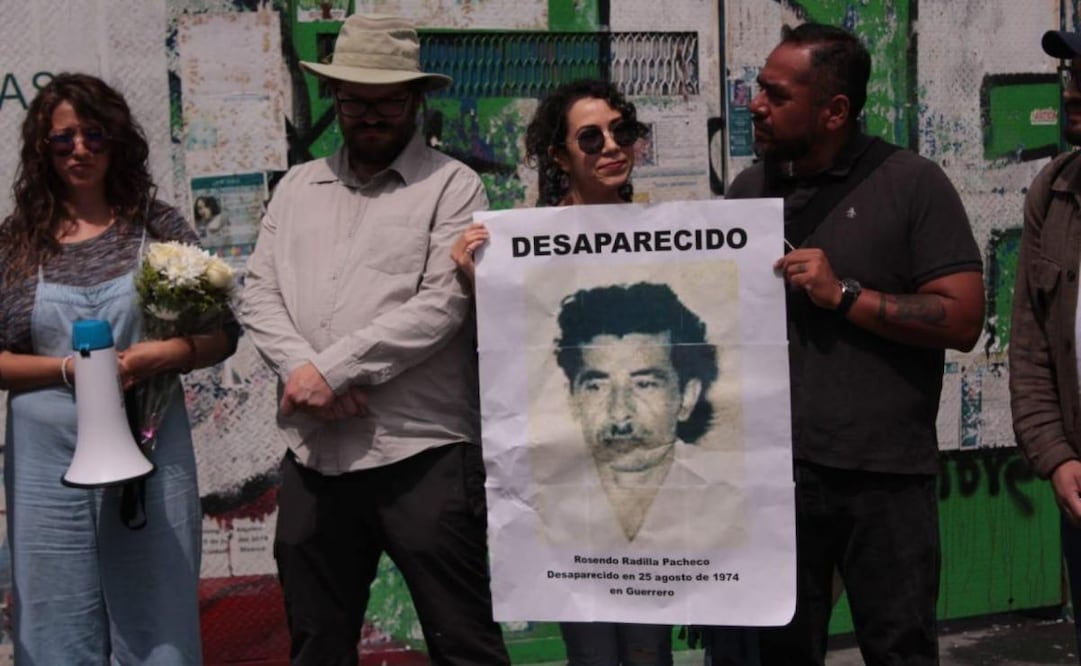 Los familiares de Rosendo Radilla se reunieron en la Glorieta de Personas Desaparecidas para conmemorar los 50 años desde la desaparición del guerrillero (24/08/2024). Foto: Daniel Yáñez/ Cuartoscuro