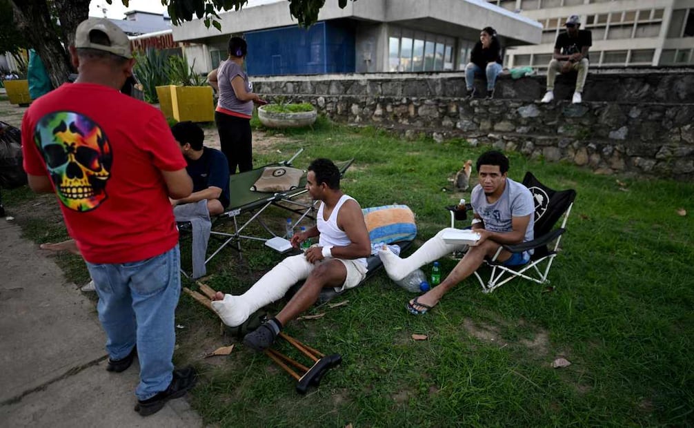 La emergencia deja a decenas de familias separadas mientras crece la cifra de heridos y desaparecidos. (25/06/26) Foto: AFP
