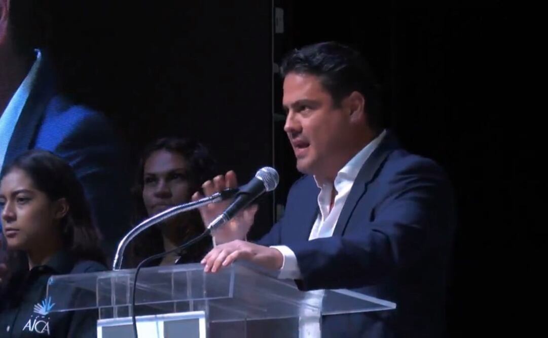 El mandatario habló en la mesa Visión de Futuro, que preside Manlio Fabio Beltrones. /Francisco Reséndiz - EL UNIVERSAL