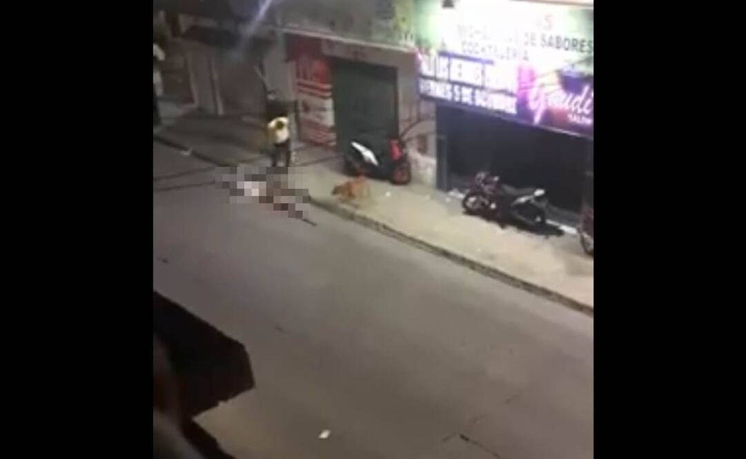 Fuentes locales informaron que a eso de las 23:00 horas de ayer, individuos que viajaban en motocicletas se apostaron frente a la entrada del salón del evento y abrieron fuego al lugar. FOTO: ESPECIAL