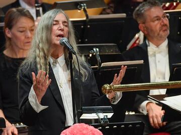 Patti Smith eclipsa con su humanidad la ausencia de Bob Dylan
