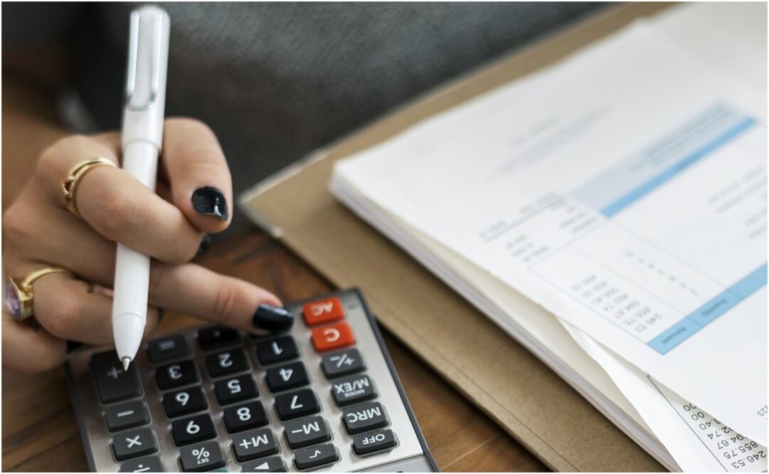 El presidente Andrés Manuel López Obrador afirmó que ya no hay empresas que emiten facturas de operaciones ficticias, simuladas o inexistentes. Foto: Pixabay