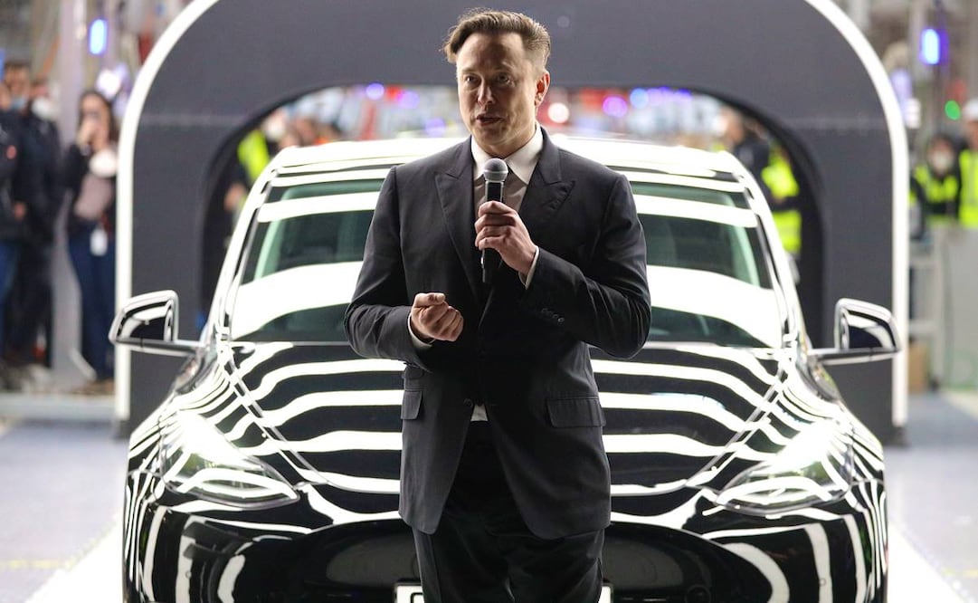 Elon Musk, habla durante la jornada inaugural de la 'Gigafactory' de Tesla en Gruenheide, cerca de Berlín. Foto: EFE